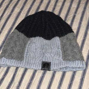 EUC True Religion chunky knit hat. Black, light gray and charcoal gray.